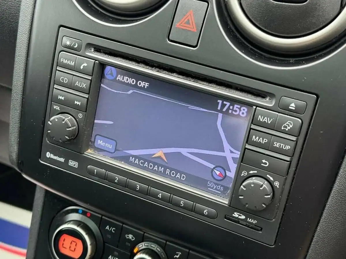 2010-nissan-qashqai-16-n-tec-big-29