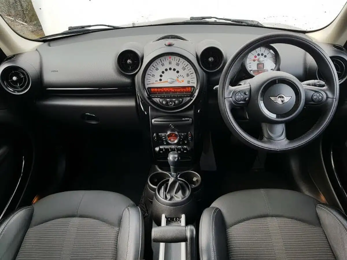 2013-mini-countryman-16-cooper-122bhp-auto-big-2