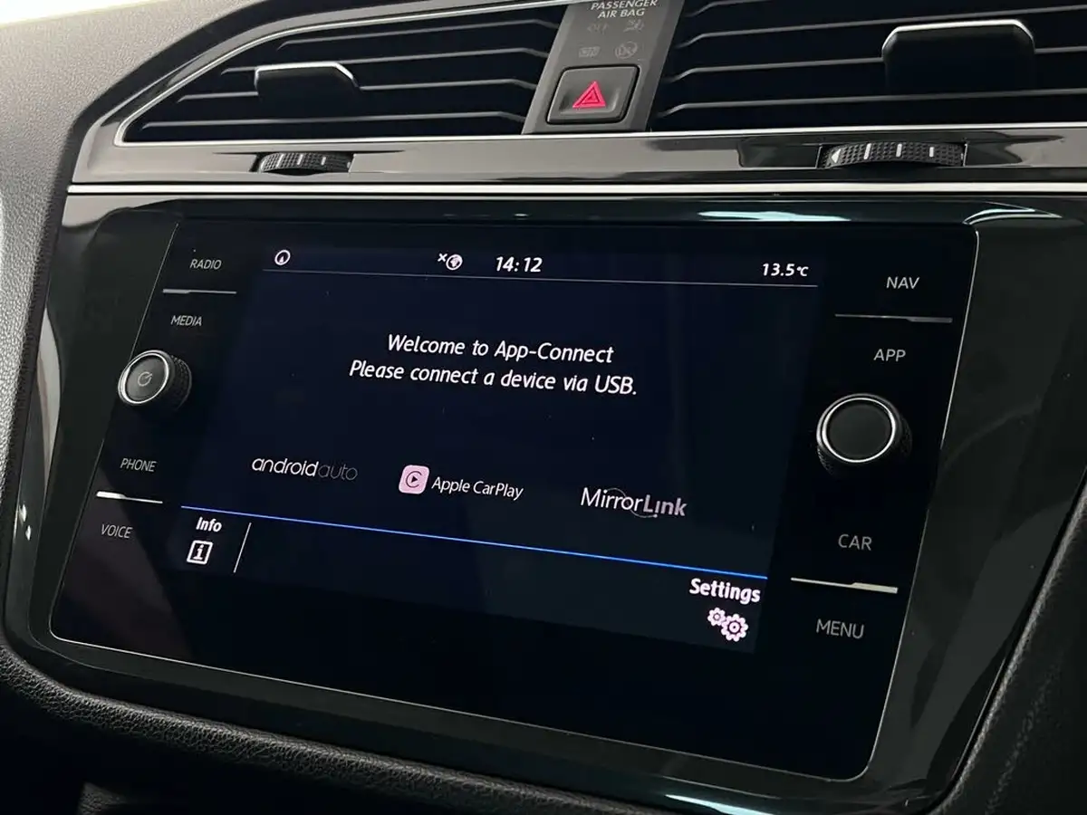 2019-volkswagen-tiguan-allspace-20bitdi-sel-scr-big-25