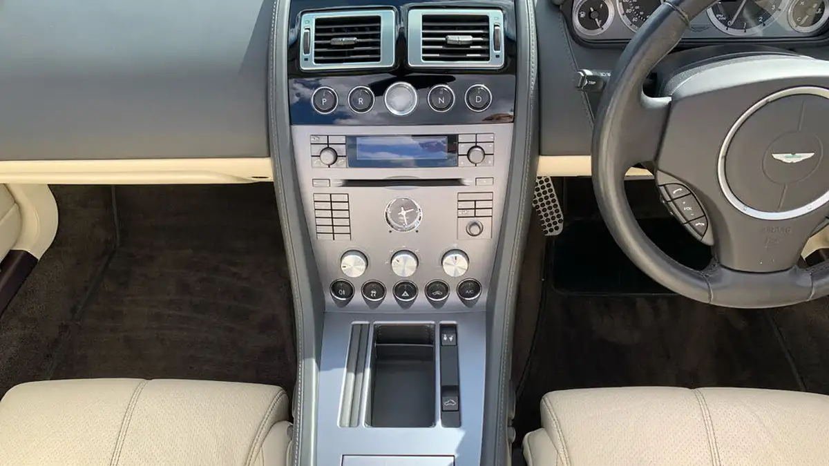 2008-aston-martin-db9-59-big-8