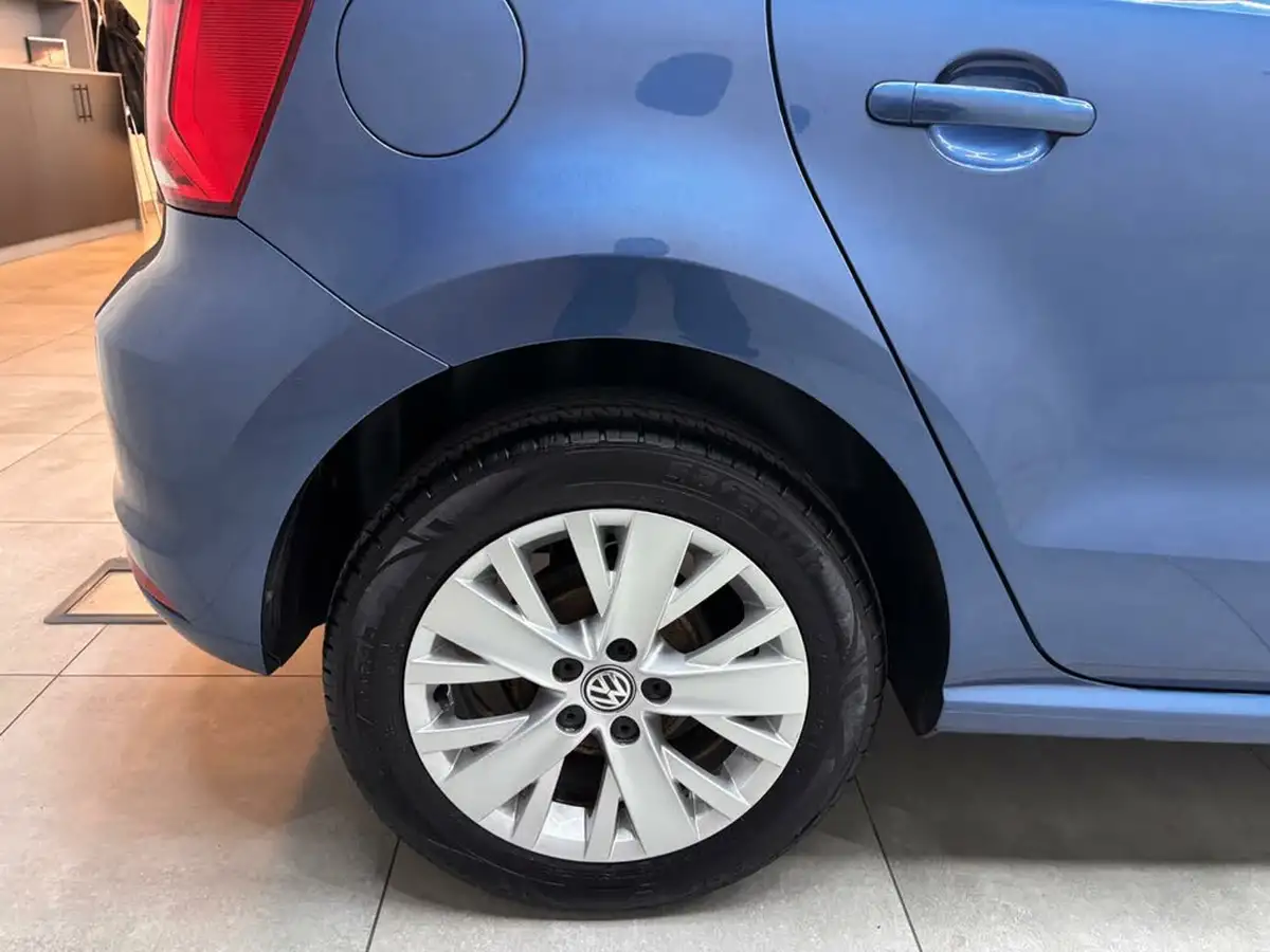 2016-volkswagen-polo-10-se-60ps-5d-big-5