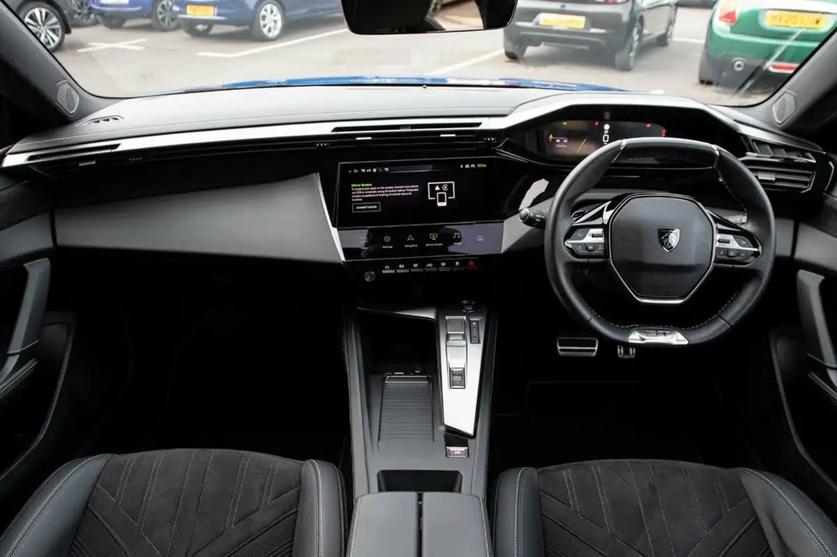 2023-peugeot-308-15-bluehdi-gt-130ps-big-12