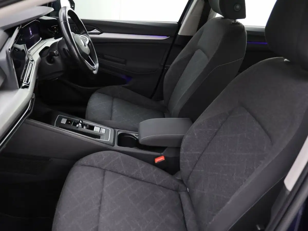 2021-volkswagen-golf-10-etsi-life-hatchback-big-17