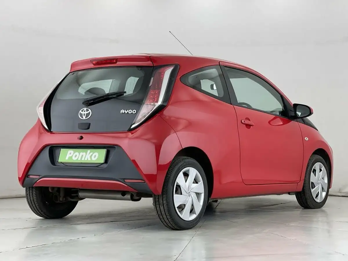2015-toyota-aygo-10-vvt-i-x-play-3d-big-4