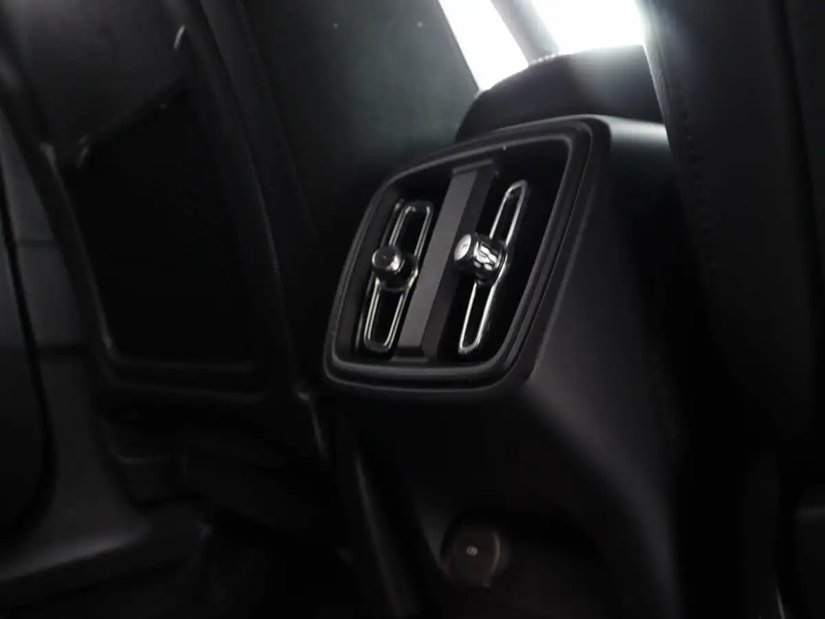 2019-volvo-xc40-15-t3-r-design-163bhp-geartronic-big-42