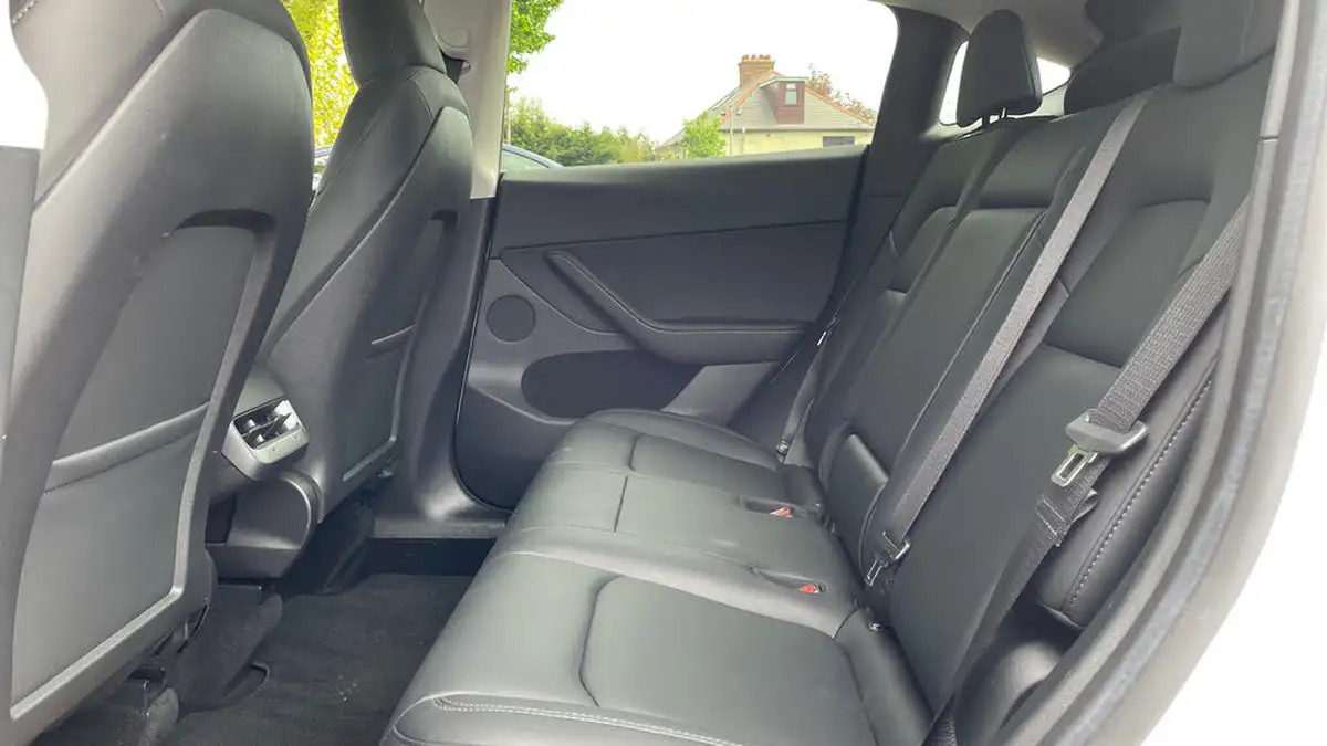 2023-tesla-model-y-e-rwd-big-13