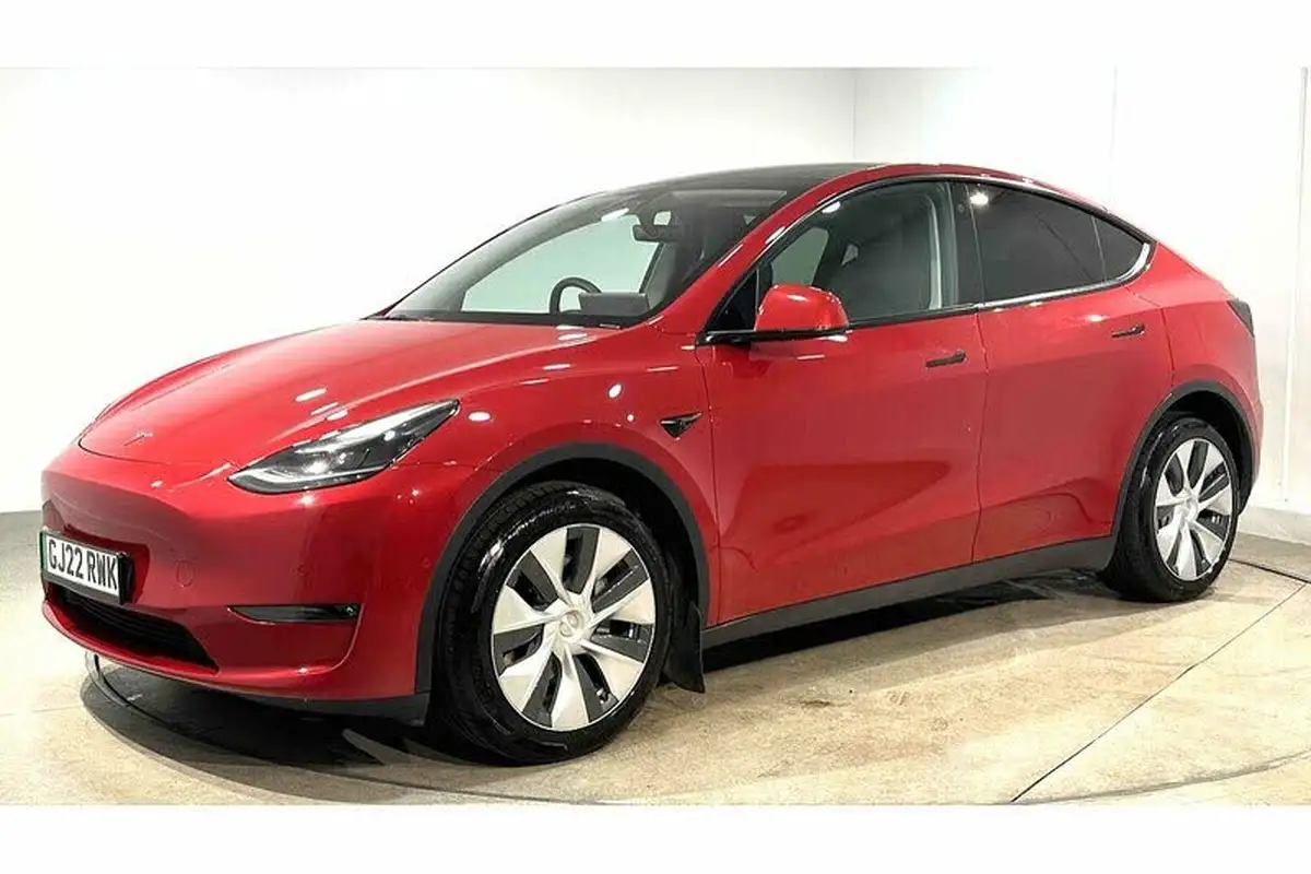 2022-tesla-model-y-e-long-range-big-8