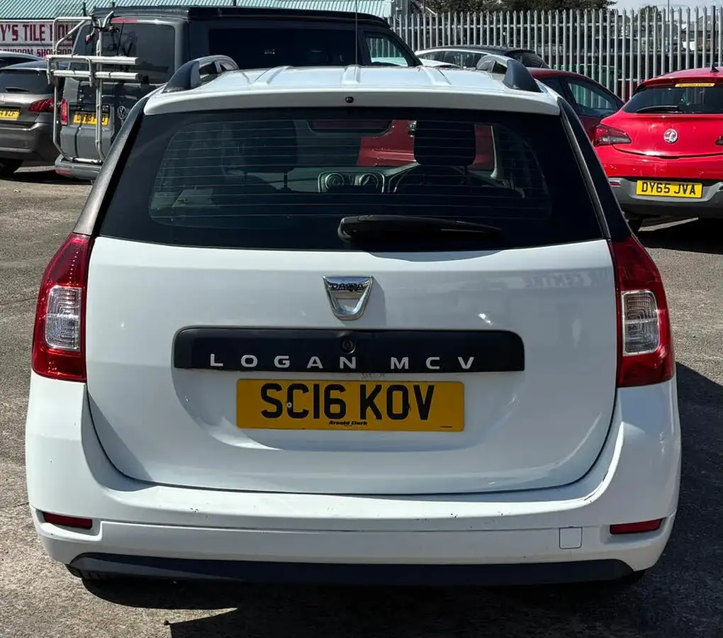 2016-dacia-logan-mcv-09-tce-laureate-big-2