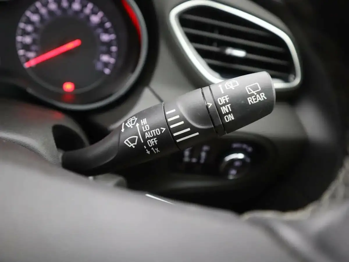 2020-vauxhall-grandland-x-12-elite-nav-big-26