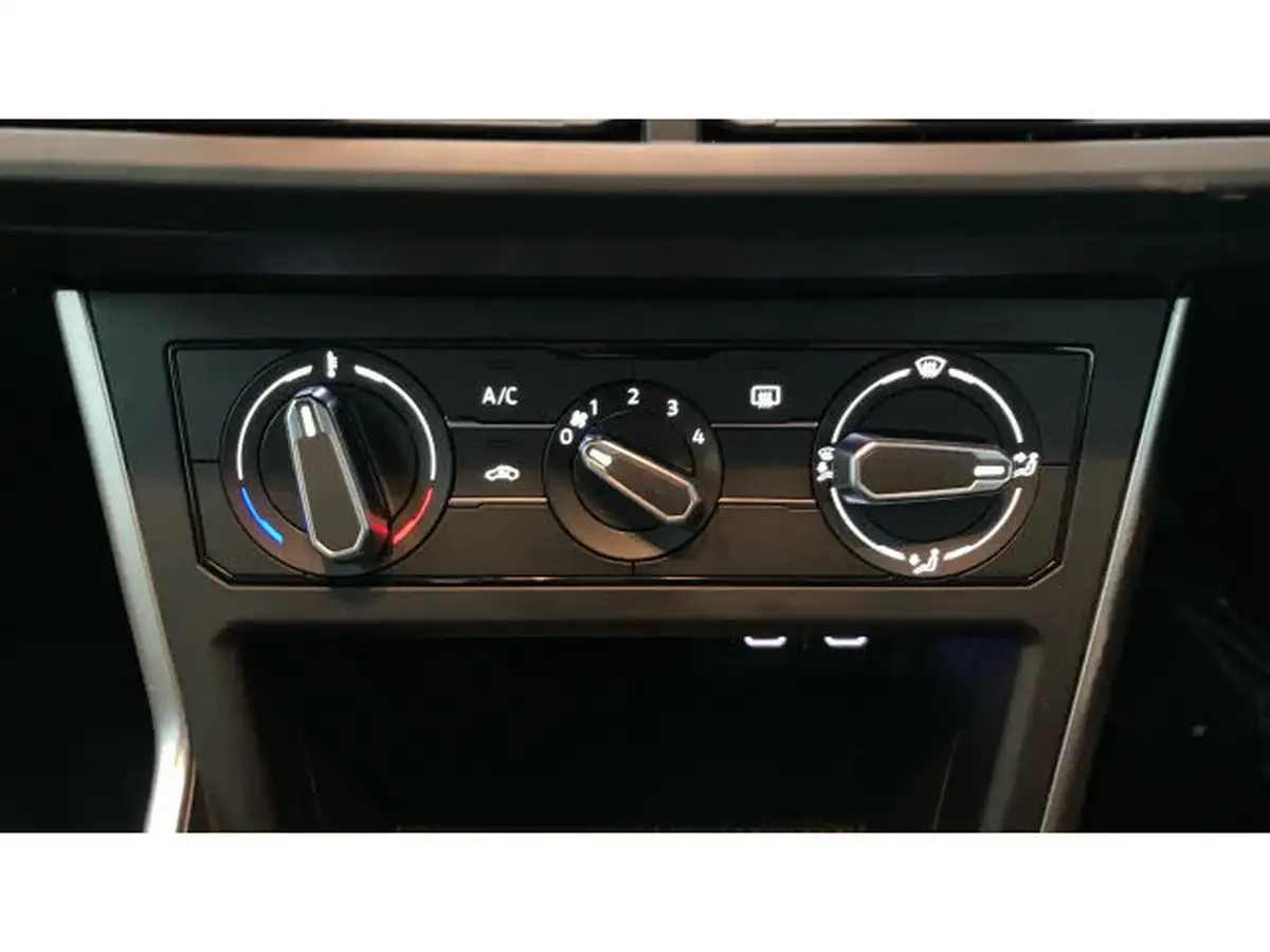2022-volkswagen-polo-10-tsi-life-big-12