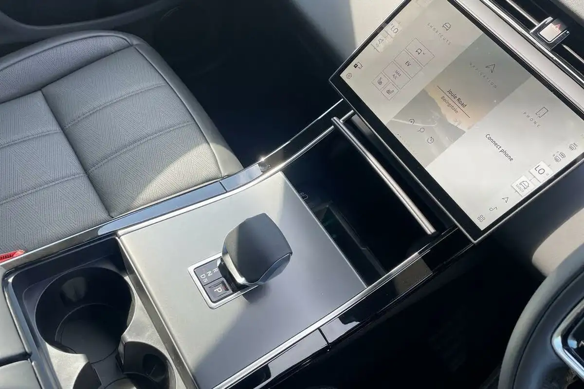 2024-land-rover-range-rover-evoque-15-p270e-dynamic-hse-big-18