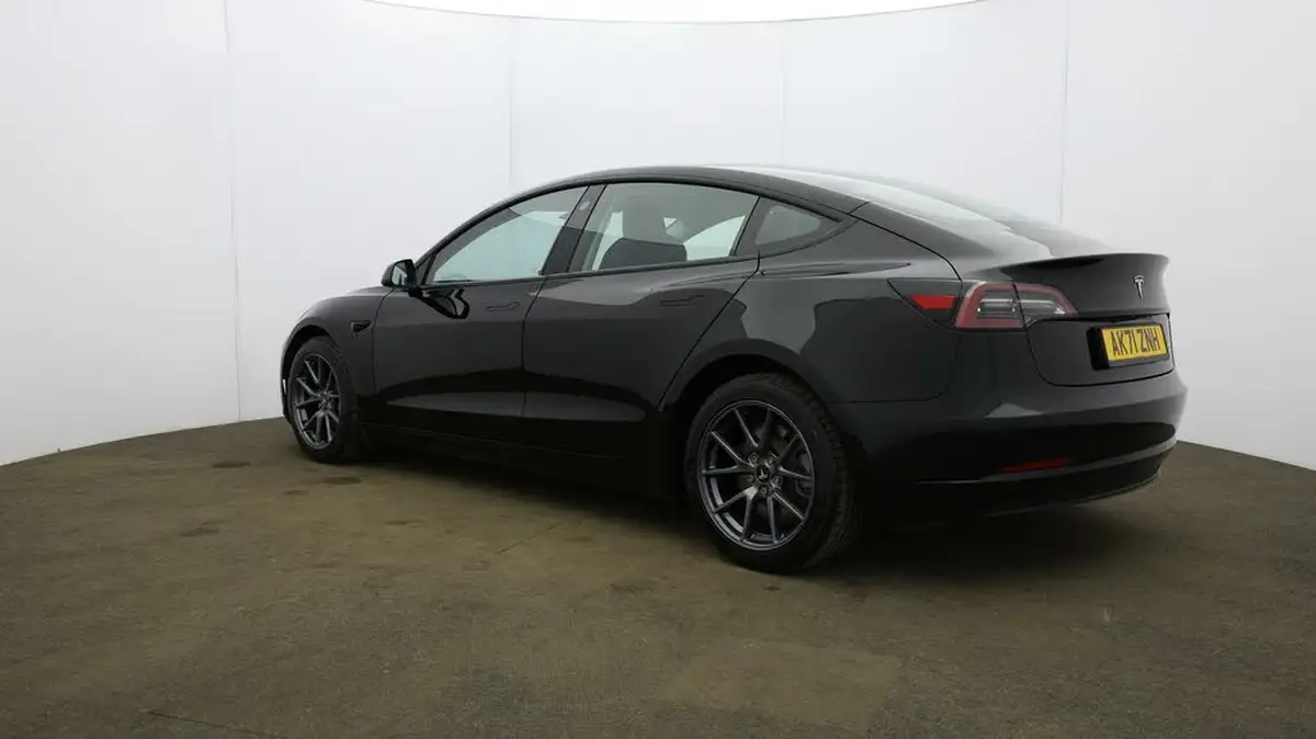2021-tesla-model-3-e-long-range-awd-big-56
