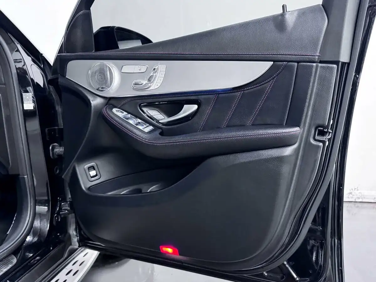 2018-mercedes-benz-glc-class-30-glc-amg-43-premium-plusss-coupe-4d-big-16