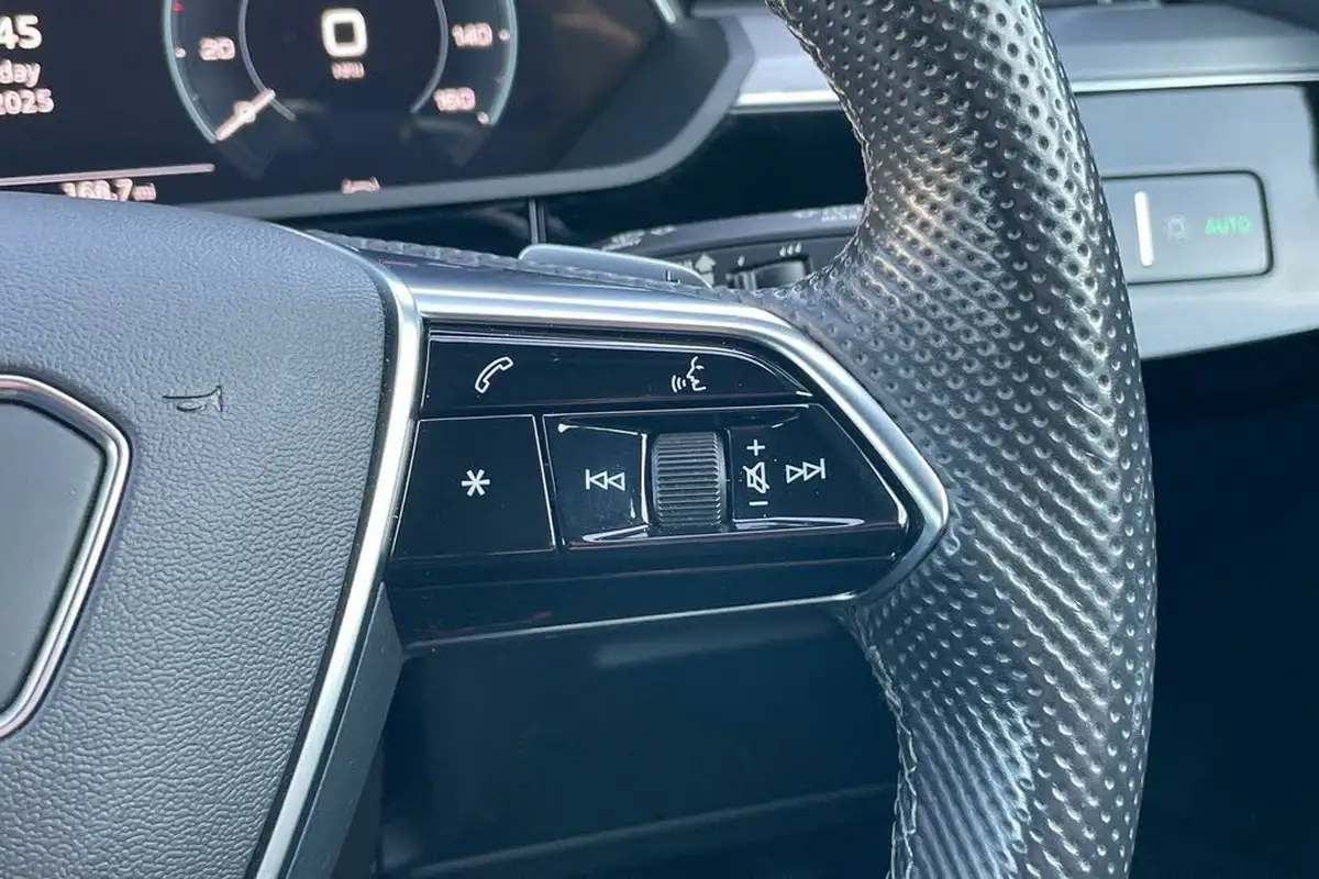 2021-audi-e-tron-e-station-wagon-big-43