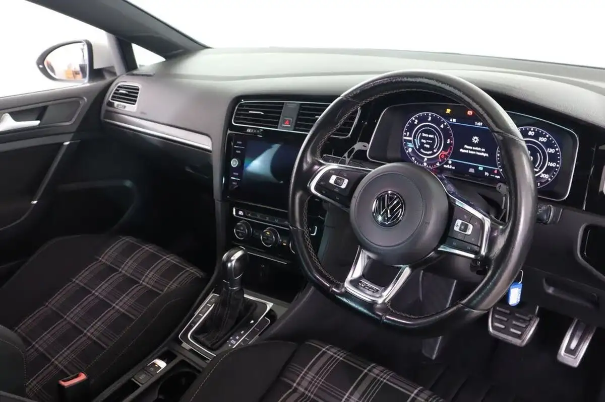 2017-volkswagen-golf-20tdi-gtd-ss-hatchback-5d-dsg-big-15