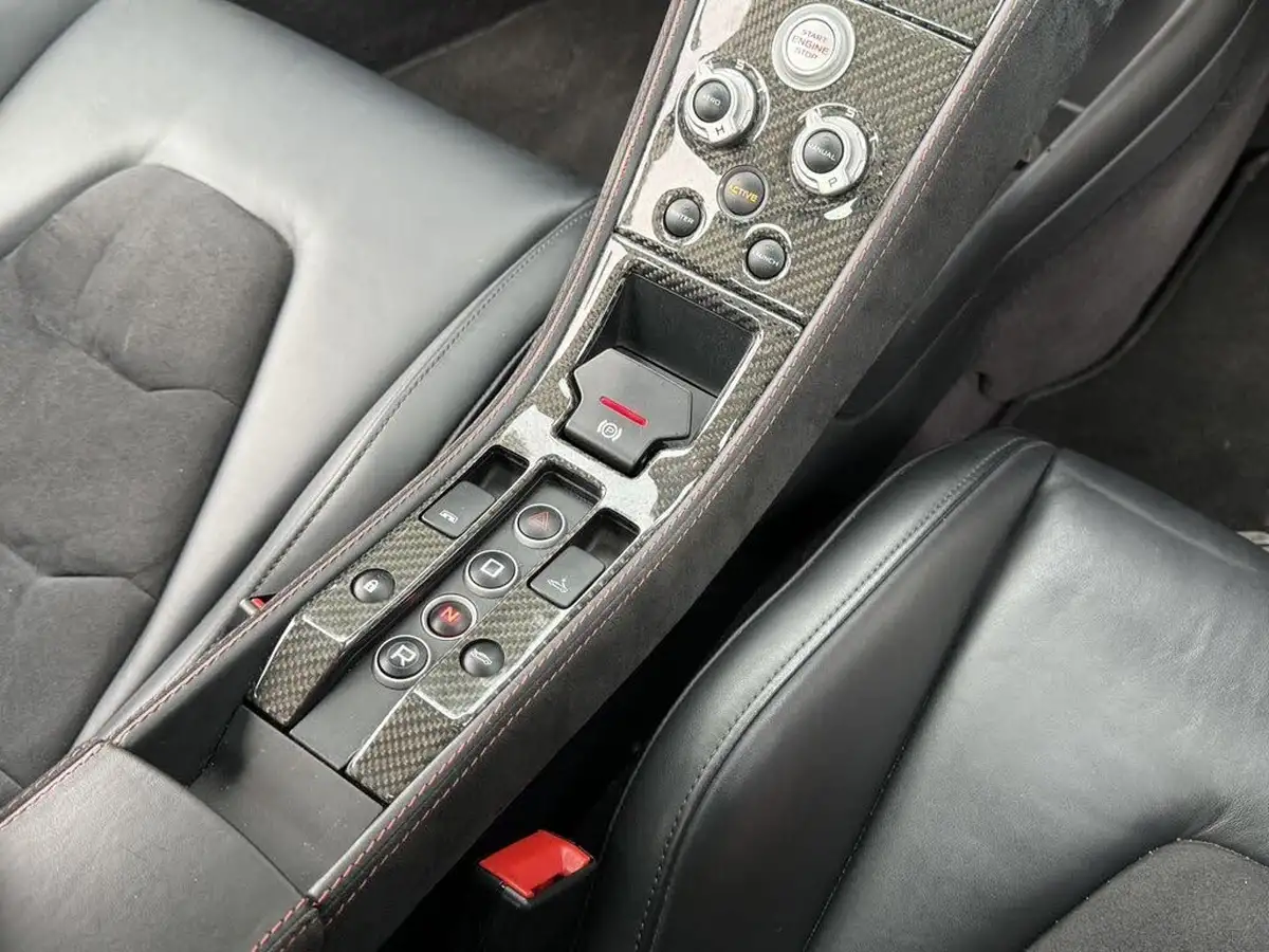 2013-mclaren-12c-38-spider-big-19