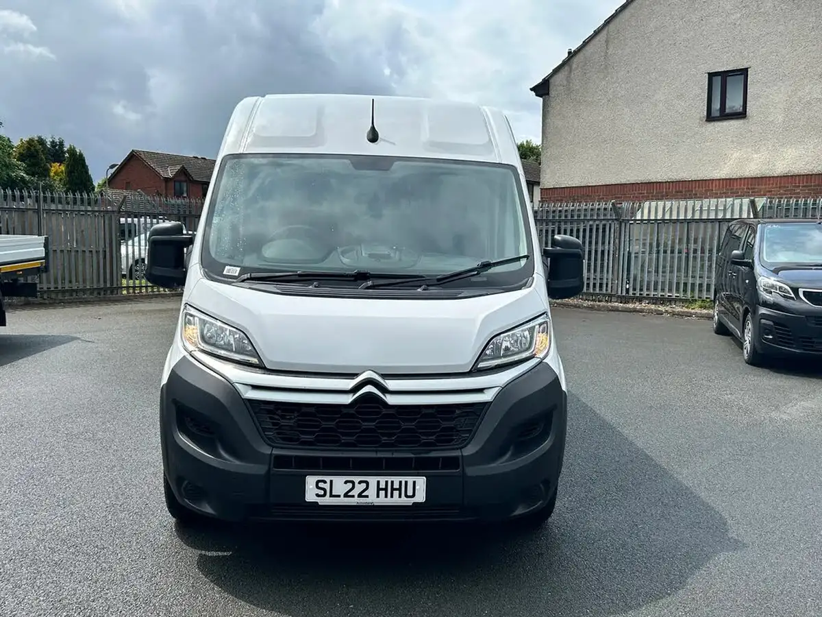2022-citroen-relay-22bluehdi-35-l3h2-enterprise-panel-big-3