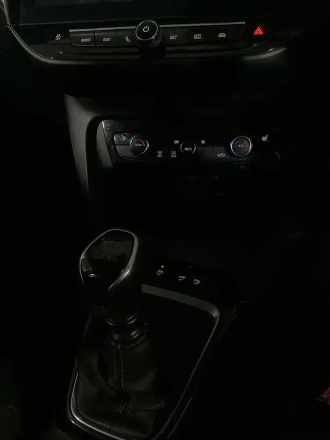 2020-vauxhall-corsa-12-turbo-elite-nav-premium-big-24