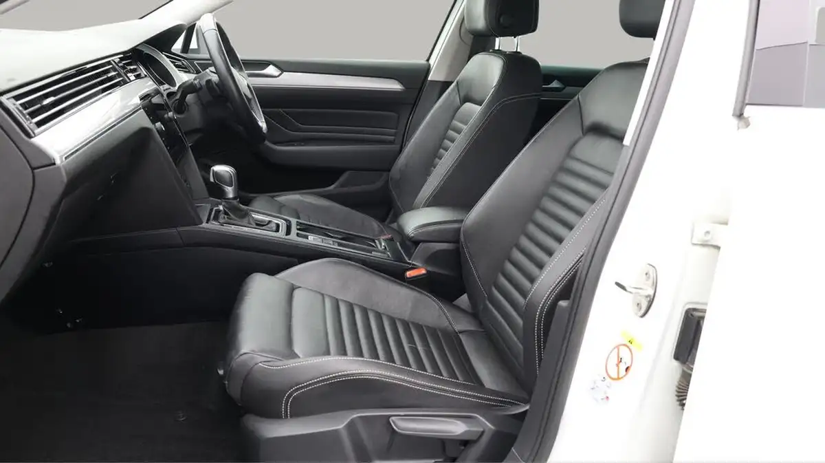2021-volkswagen-passat-14-tsi-gte-estate-5d-big-14