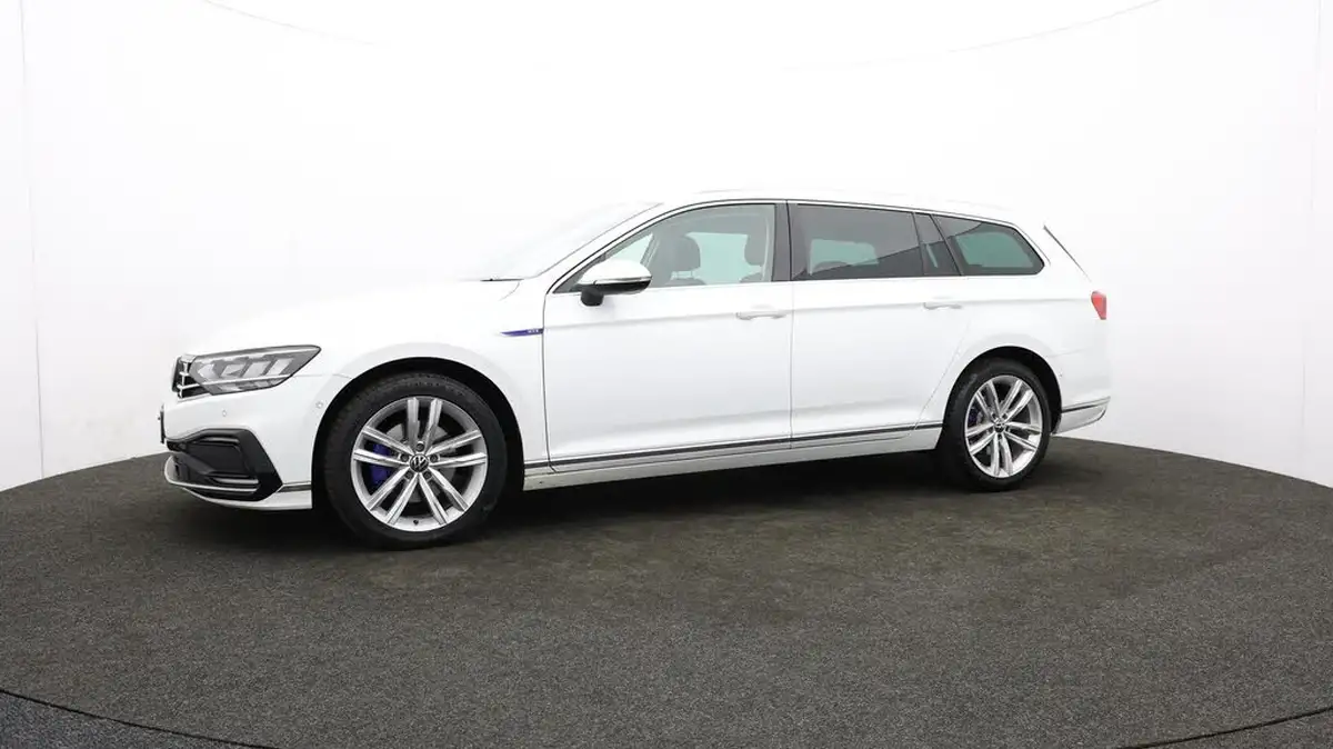 2021-volkswagen-passat-14-tsi-gte-estate-5d-big-66