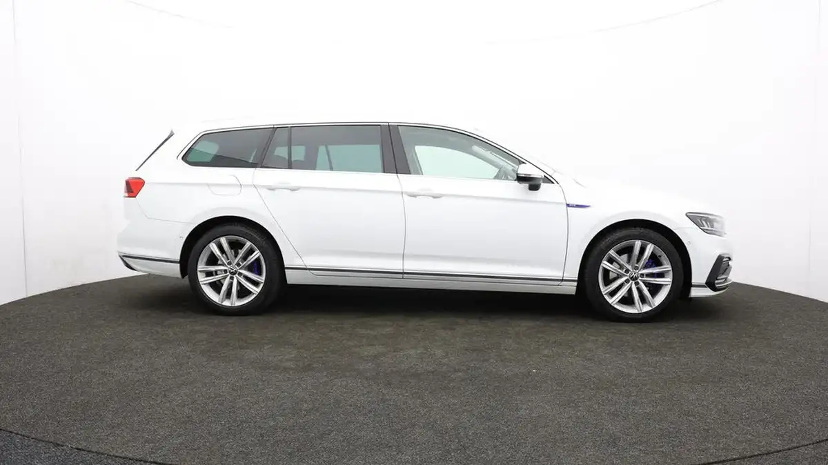 2021-volkswagen-passat-14-tsi-gte-estate-5d-big-42