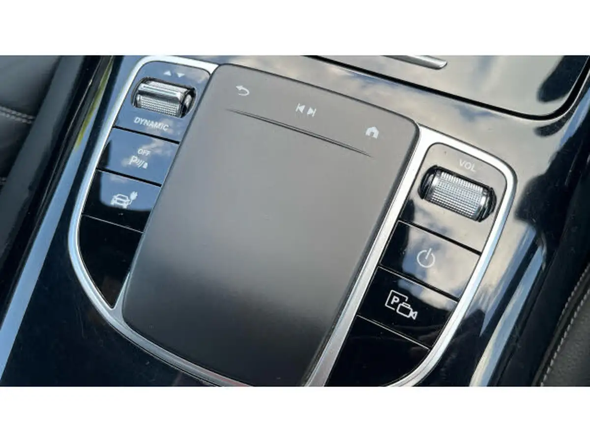 2022-mercedes-benz-eqc-e-eqc-400-amg-line-premium-big-12