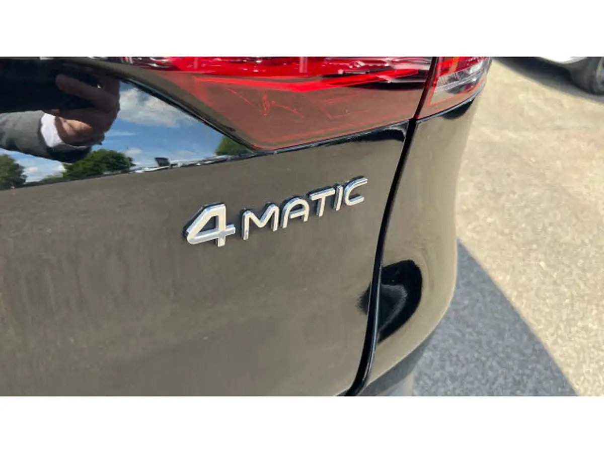 2022-mercedes-benz-eqc-e-eqc-400-amg-line-premium-big-36