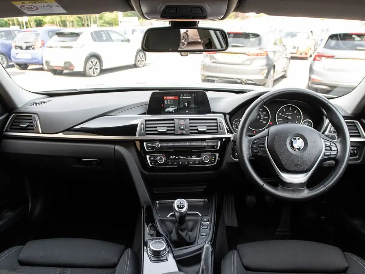 2018-bmw-3-series-20td-318d-sport-saloon-4d-big-2
