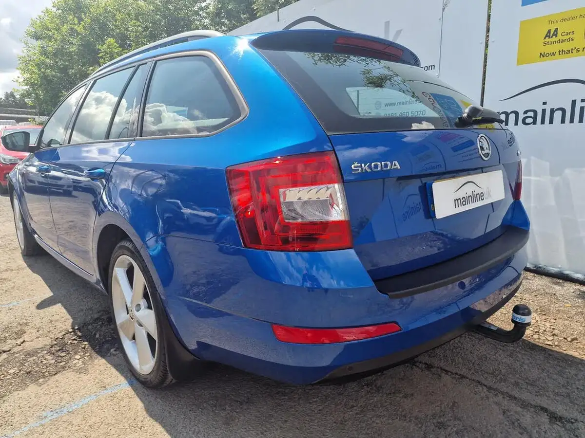 2015-skoda-octavia-20tdi-se-l-estate-big-26