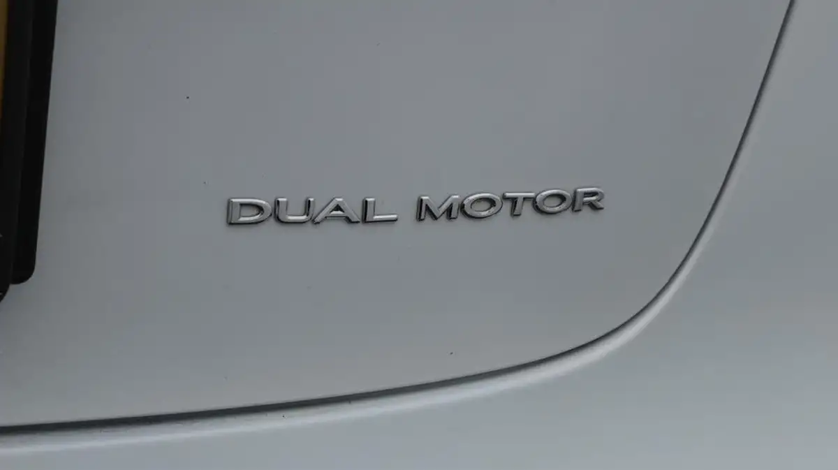 2021-tesla-model-3-e-long-range-4x4-big-22