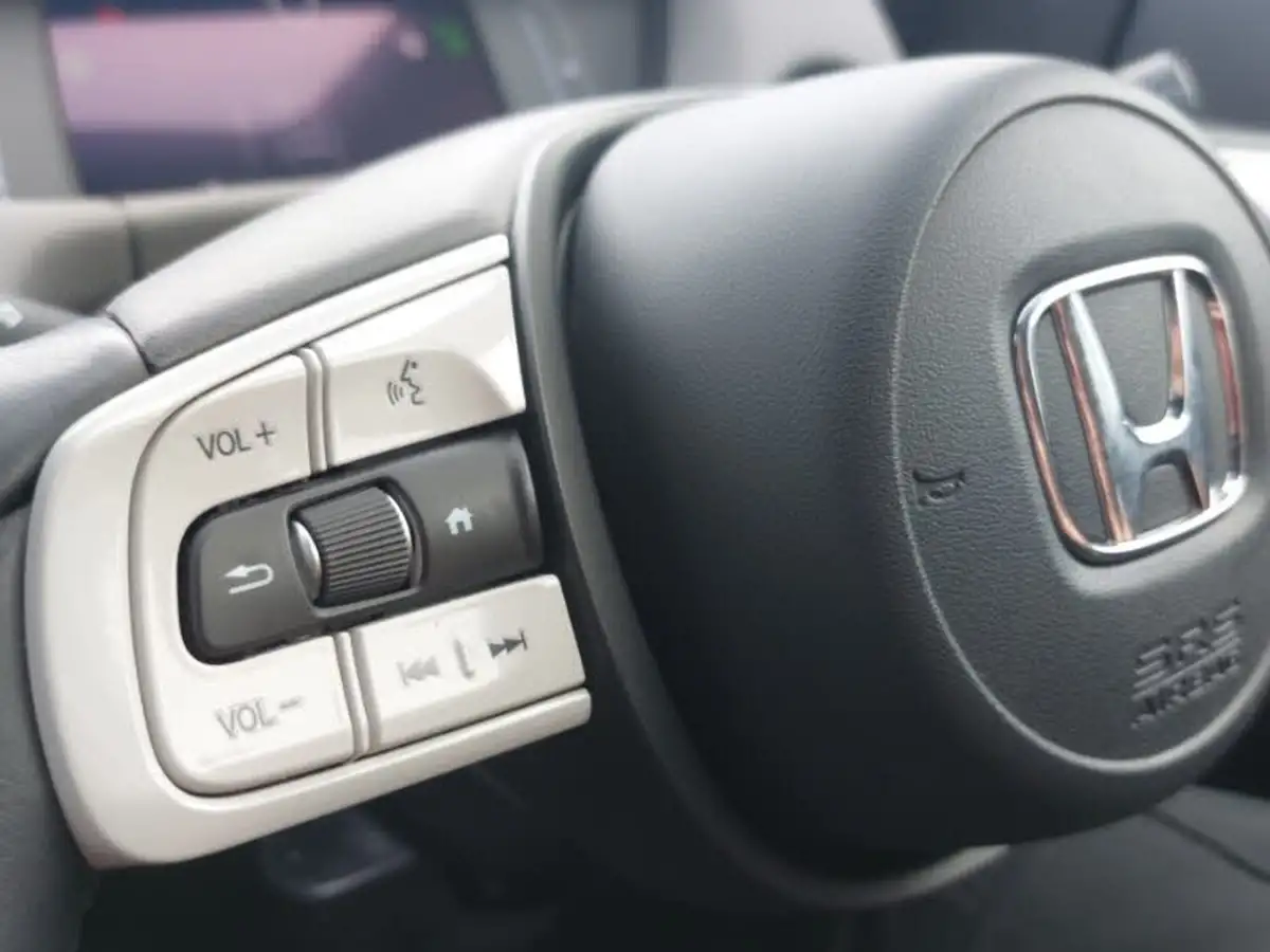 2021-honda-jazz-15-i-mmd-crosstar-ex-109ps-two-tone-big-14