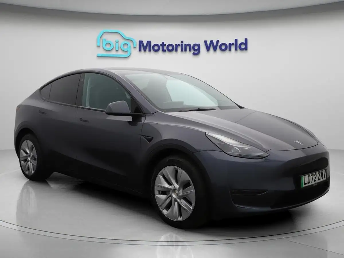 2022-tesla-model-y-e-long-range-big-0