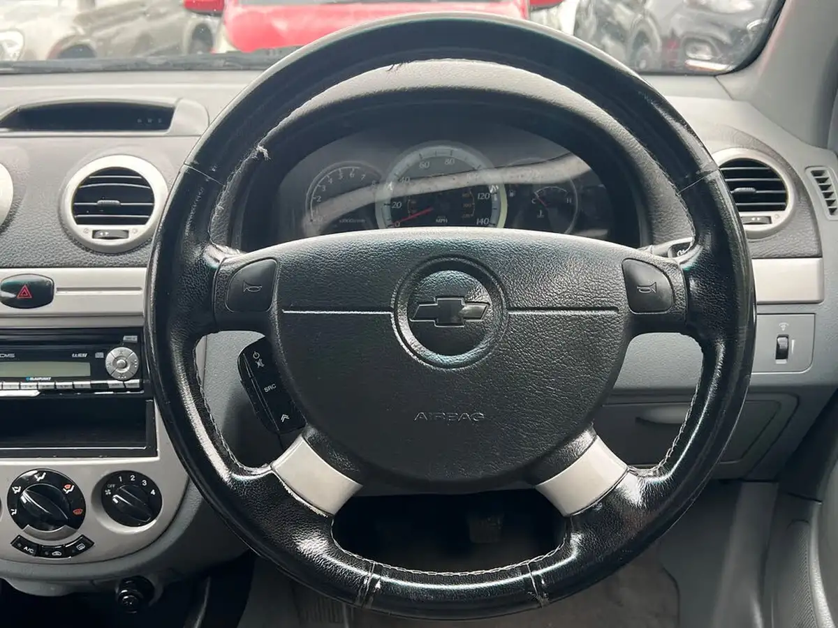2009-chevrolet-lacetti-16-sx-hatchback-big-15