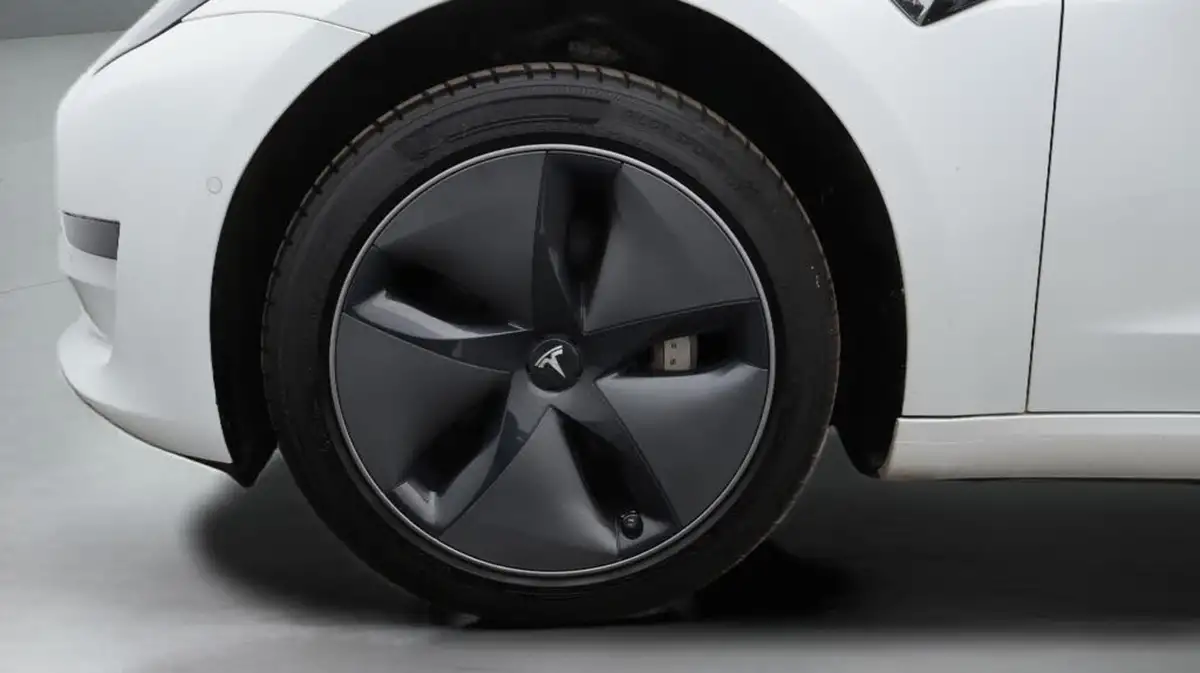 2020-tesla-model-3-e-standard-plus-big-18