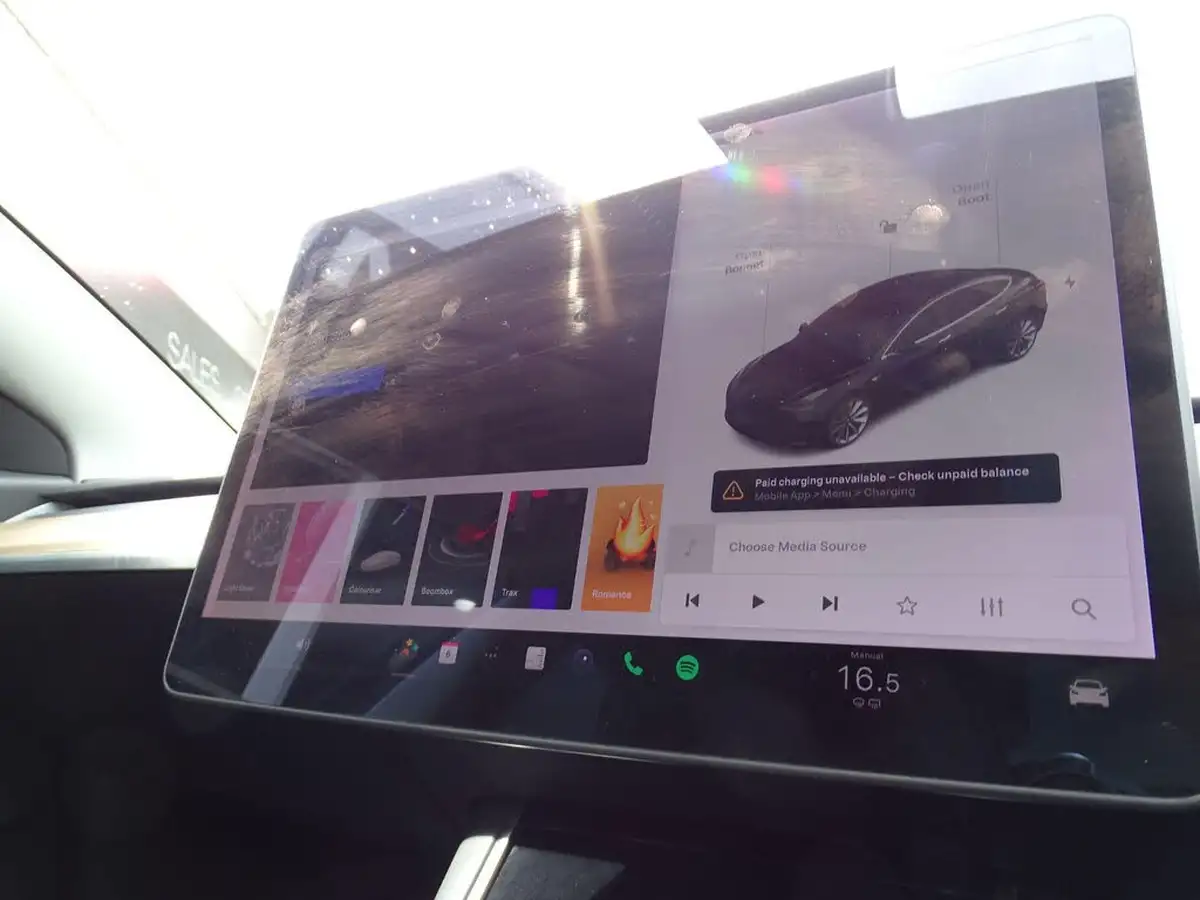 2020-tesla-model-3-e-long-range-big-30