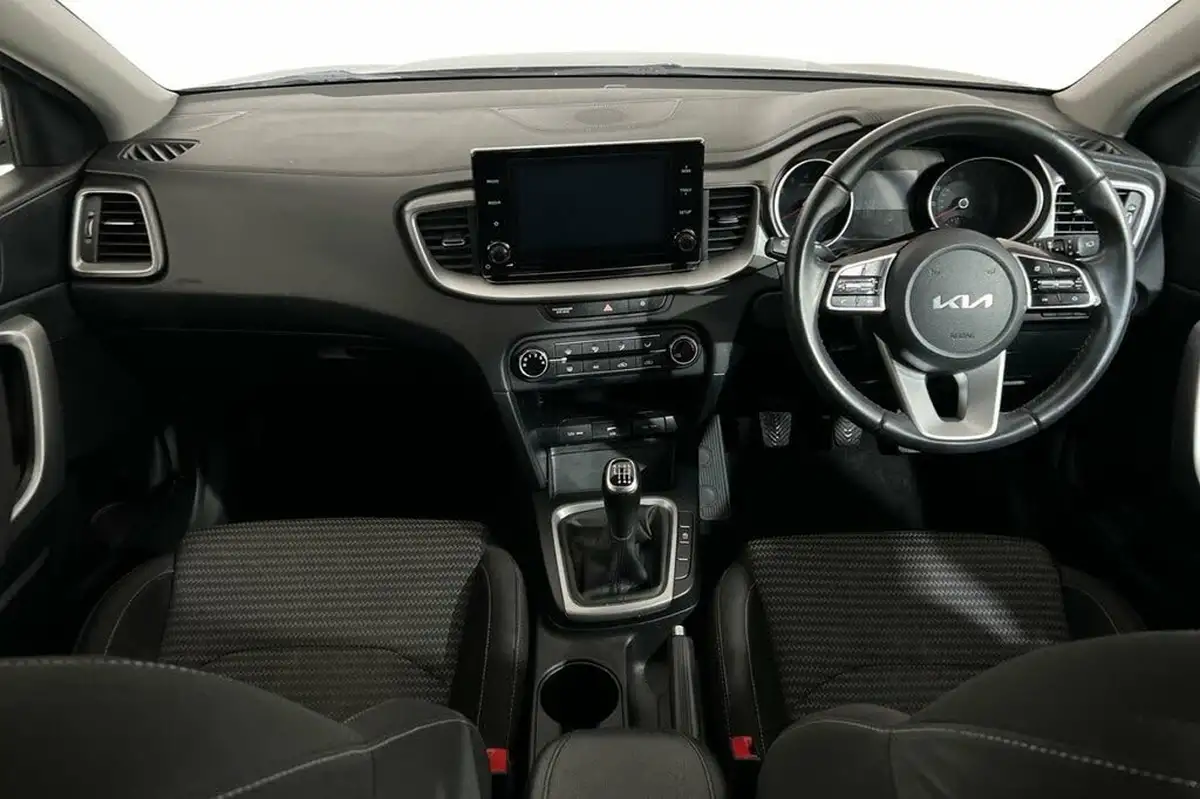 2021-kia-xceed-10-t-gdi-2-big-10