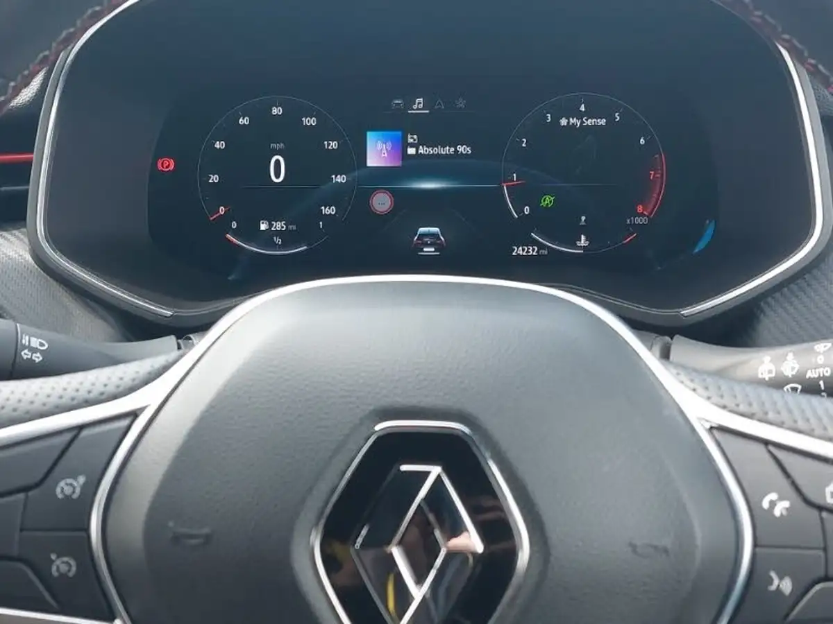 2023-renault-clio-10-tce-rs-line-big-15