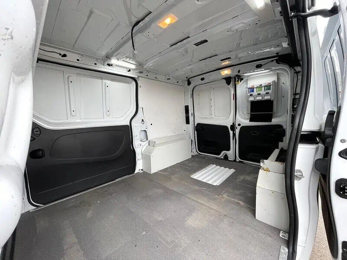 2016-vauxhall-vivaro-16cdti-2900-ecoflex-l1h1-90ps-panel-van-big-9