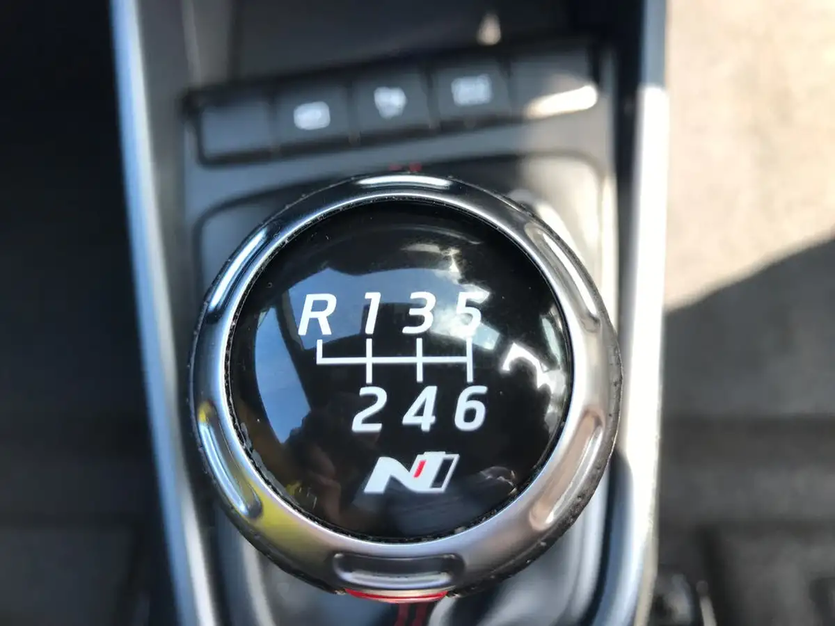 2024-hyundai-i20-10-t-gdi-n-line-eclutch-imt-big-17