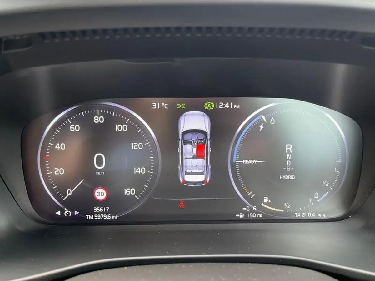 2022-volvo-xc40-15-t4-core-big-26