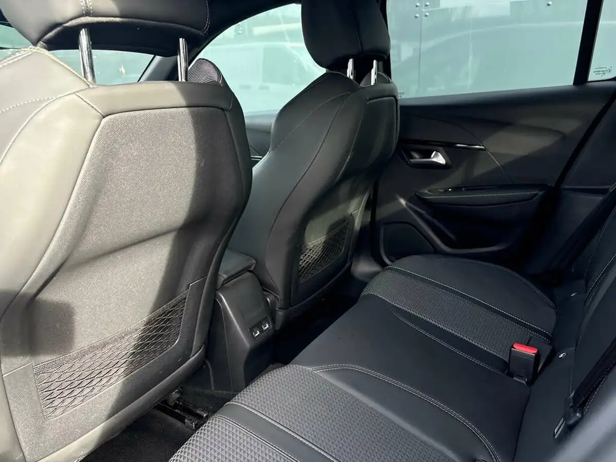 2020-peugeot-208-12-puretech-gt-line-100bhp-big-24