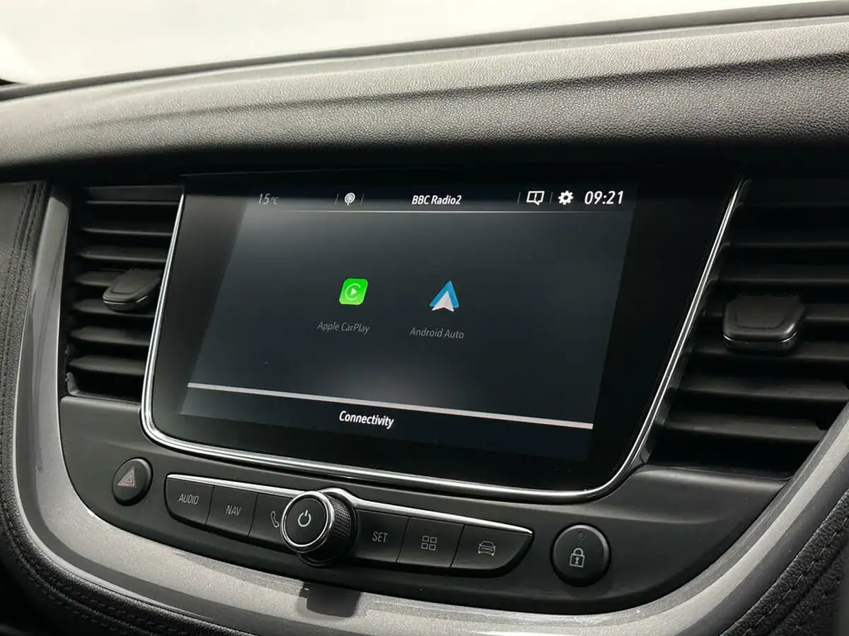 2020-vauxhall-grandland-x-12-sri-nav-big-20