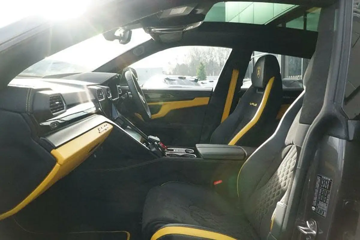 2024-lamborghini-urus-40-no-trim-big-6