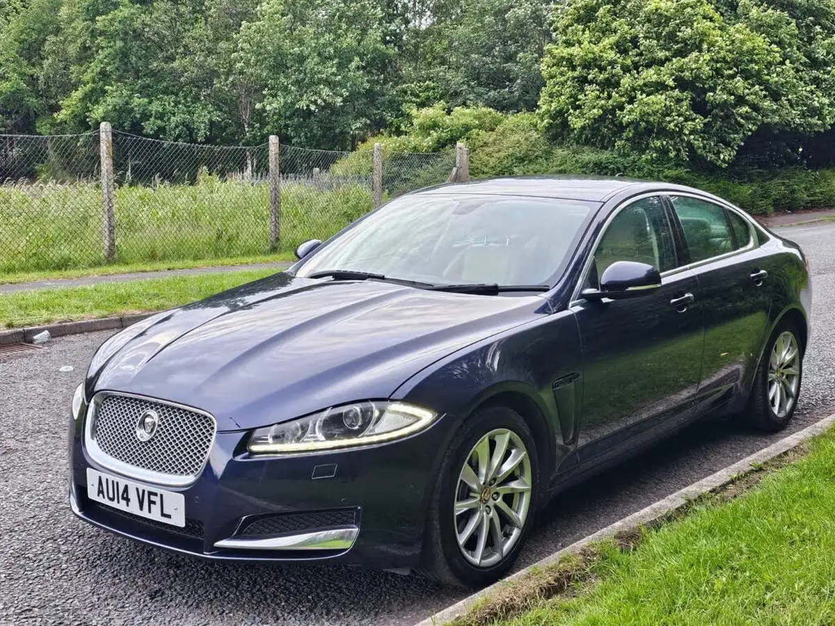 2014-jaguar-xf-22td-luxury-200ps-saloon-4d-big-0