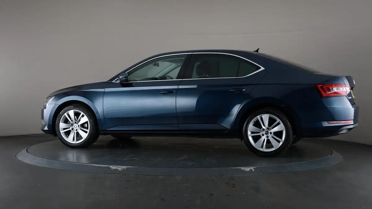 2019-skoda-superb-20tdi-se-l-executive-150ps-hatchback-big-77