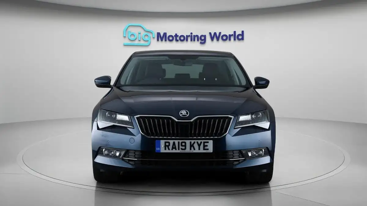 2019-skoda-superb-20tdi-se-l-executive-150ps-hatchback-big-1