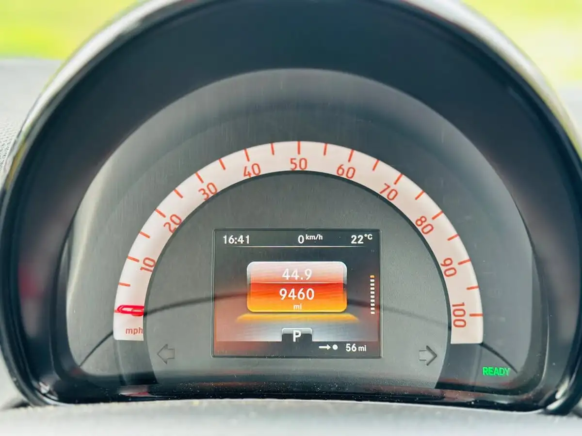 2020-smart-forfour-eq-pulse-premium-big-9
