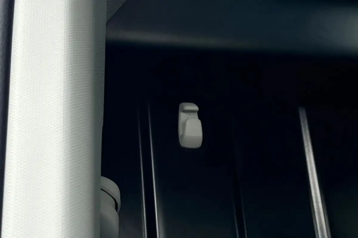 2024-volkswagen-crafter-big-38