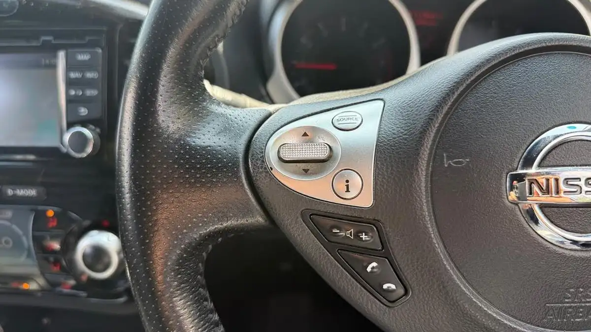 2016-nissan-juke-16-tekna-117ps-1598cc-xtronic-cvt-big-25