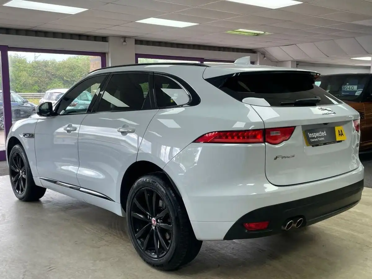 2019-jaguar-f-pace-20-i4d-r-sport-180ps-awd-ss-auto-big-8